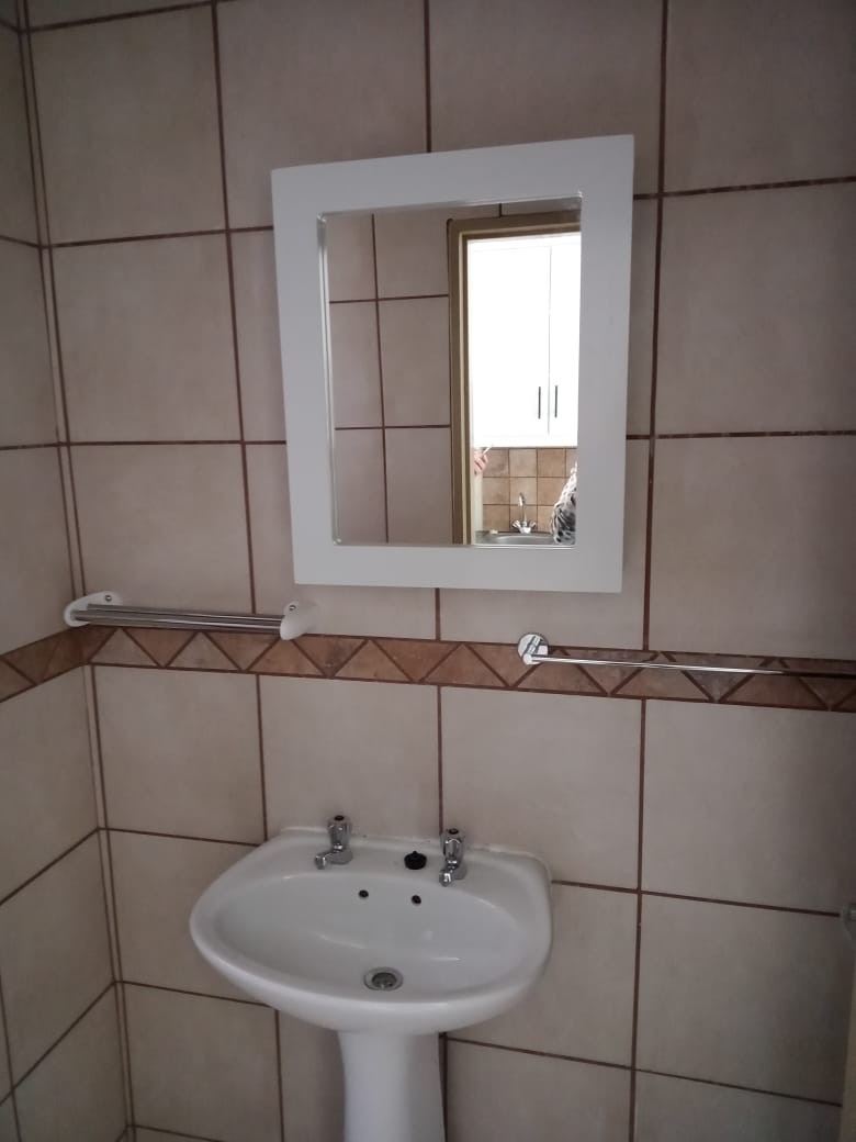 1 Bedroom Property for Sale in Vredenhof Sh Free State